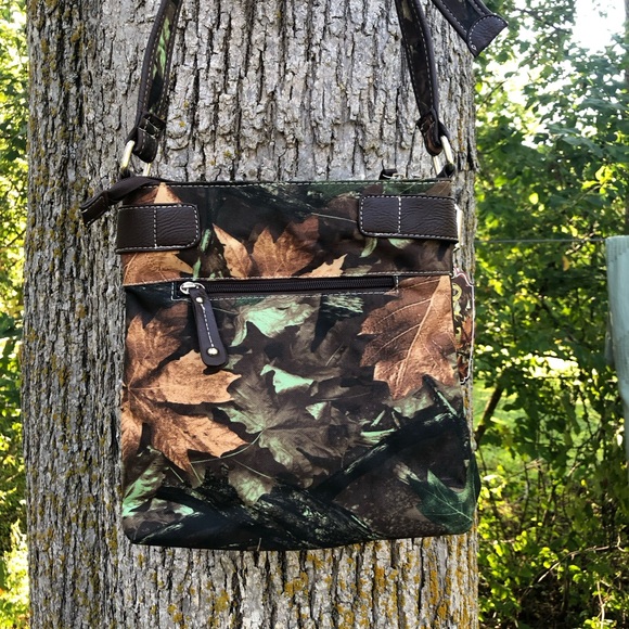 Camouflage Crossbody Bag - Picture 2 of 6
